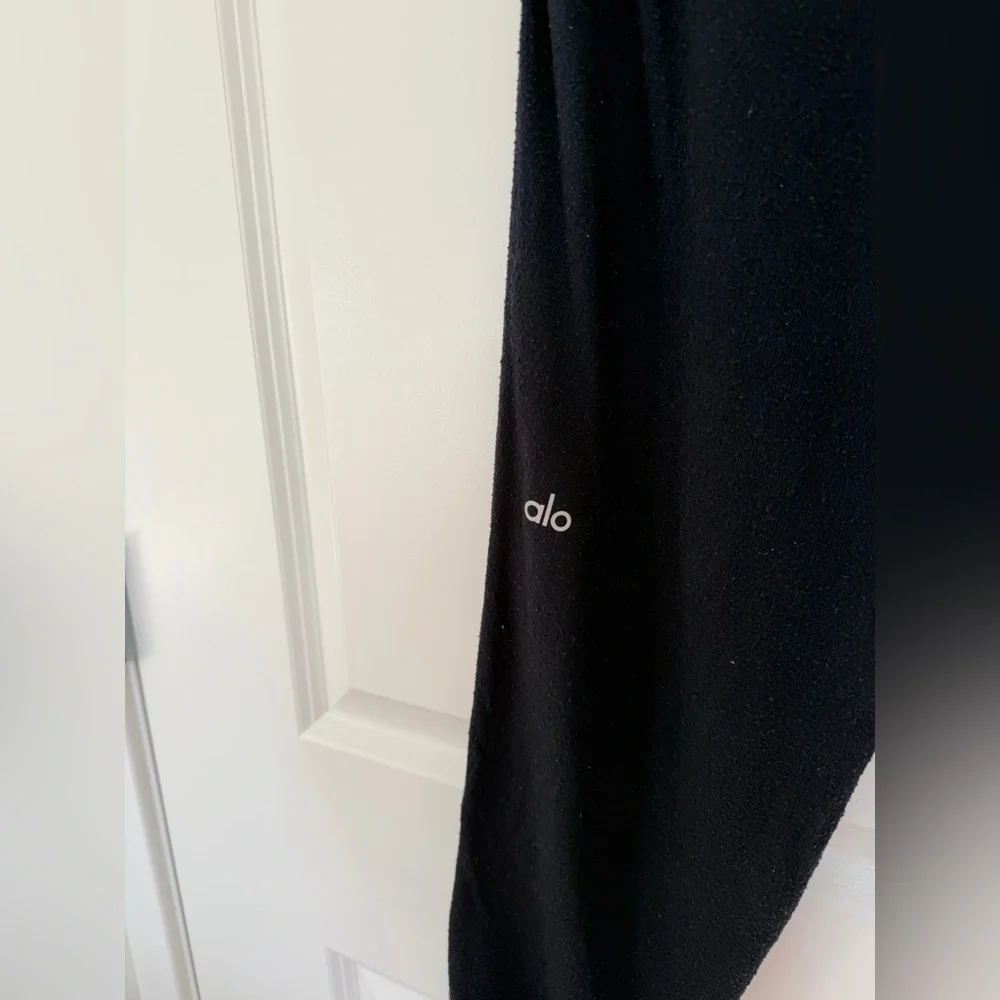 Alo Soho Sweatpant size Small Navy